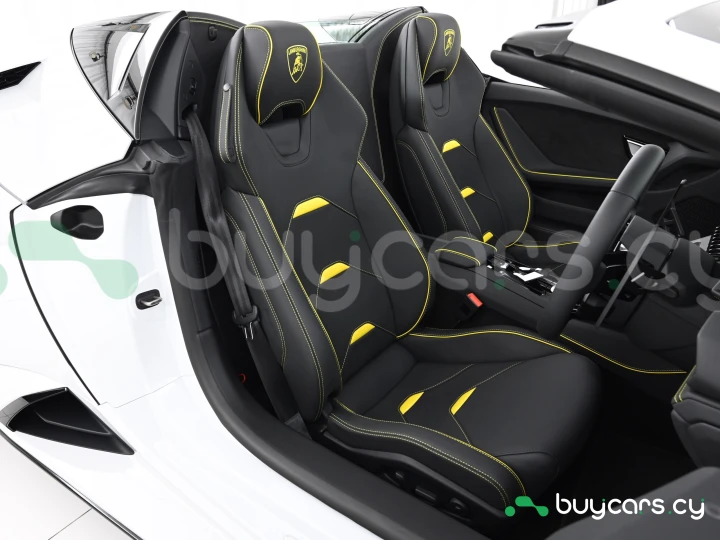 Lamborghini Huracan White