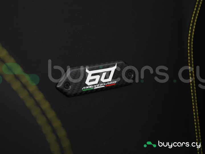 Lamborghini Huracan White