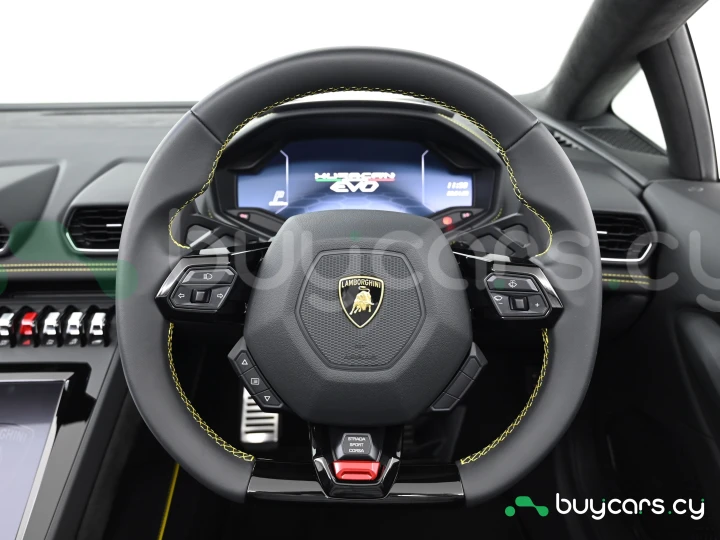 Lamborghini Huracan White