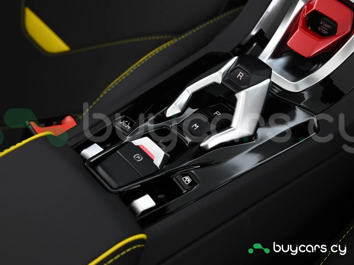 Lamborghini Huracan White