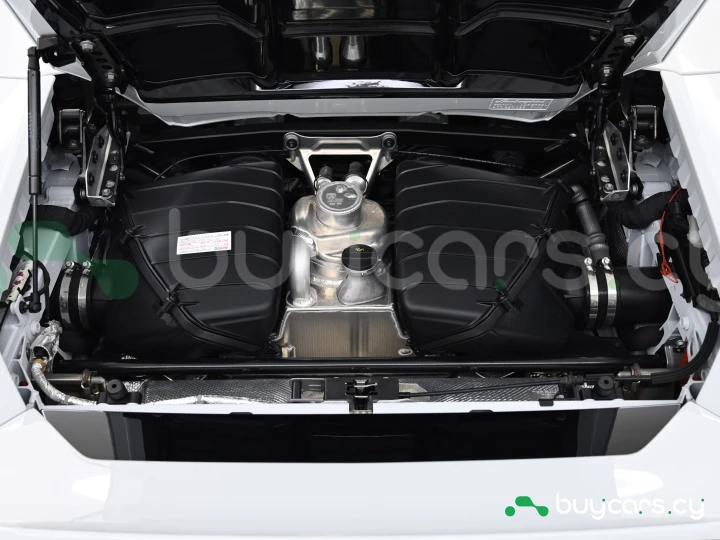 Lamborghini Huracan White