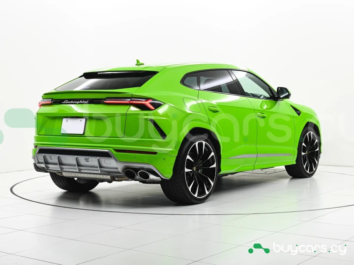 Lamborghini Urus Зеленый