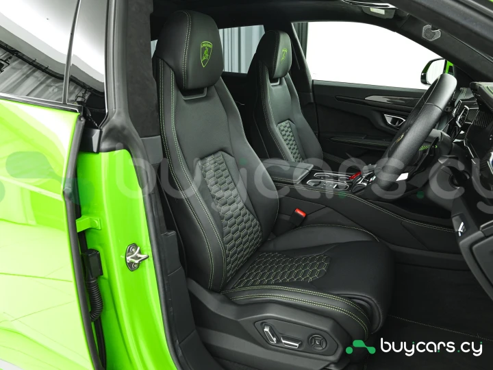 Lamborghini Urus Зеленый