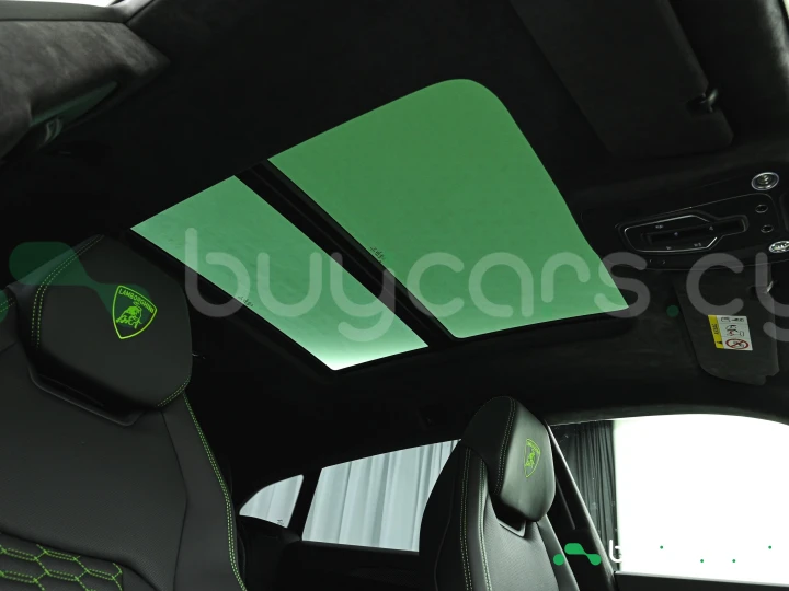 Lamborghini Urus Зеленый