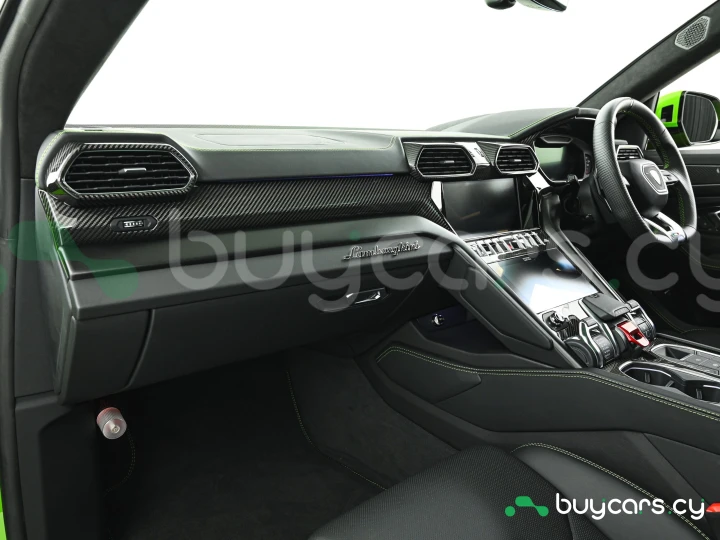 Lamborghini Urus Зеленый
