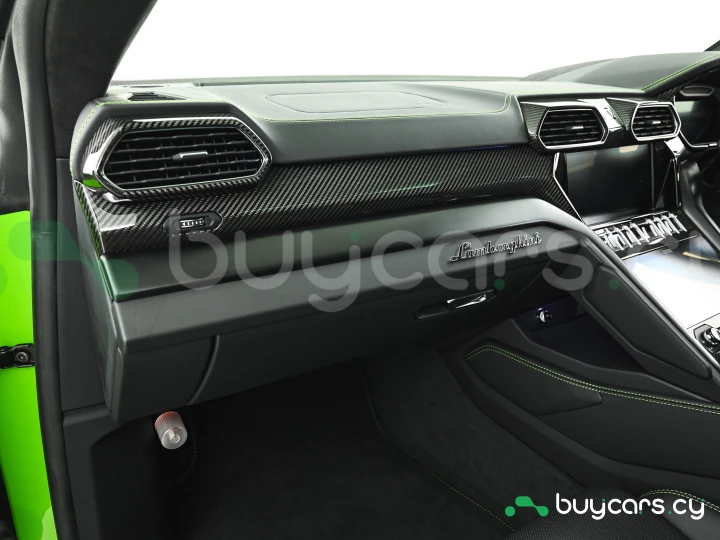 Lamborghini Urus Зеленый
