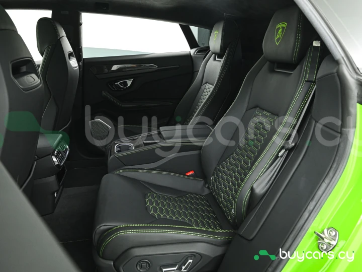 Lamborghini Urus Зеленый