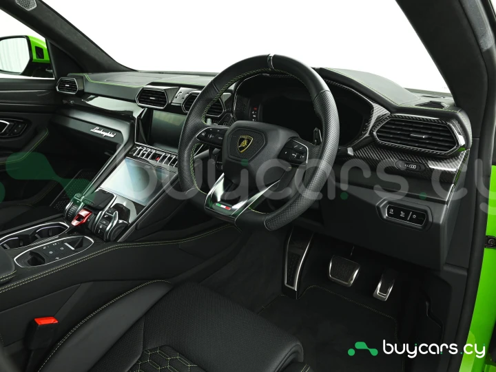 Lamborghini Urus Зеленый
