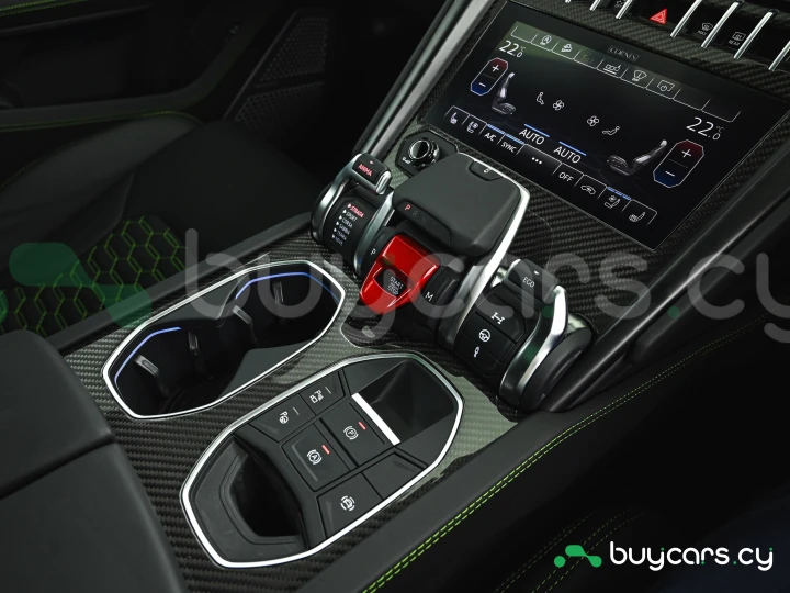 Lamborghini Urus Зеленый