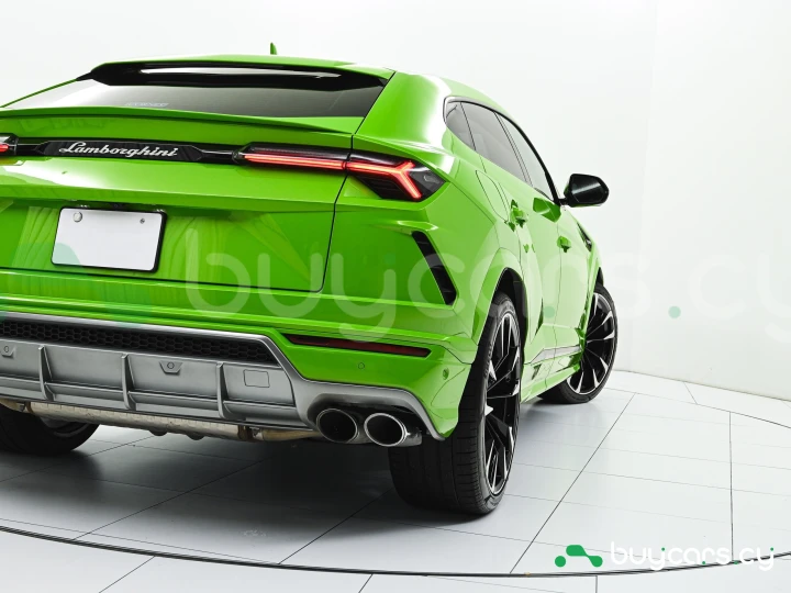 Lamborghini Urus Зеленый