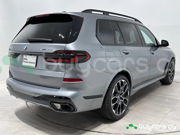 BMW X7 Серый