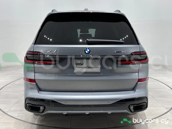 BMW X7 Серый