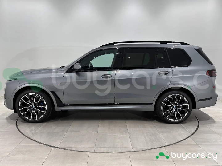 BMW X7 Серый