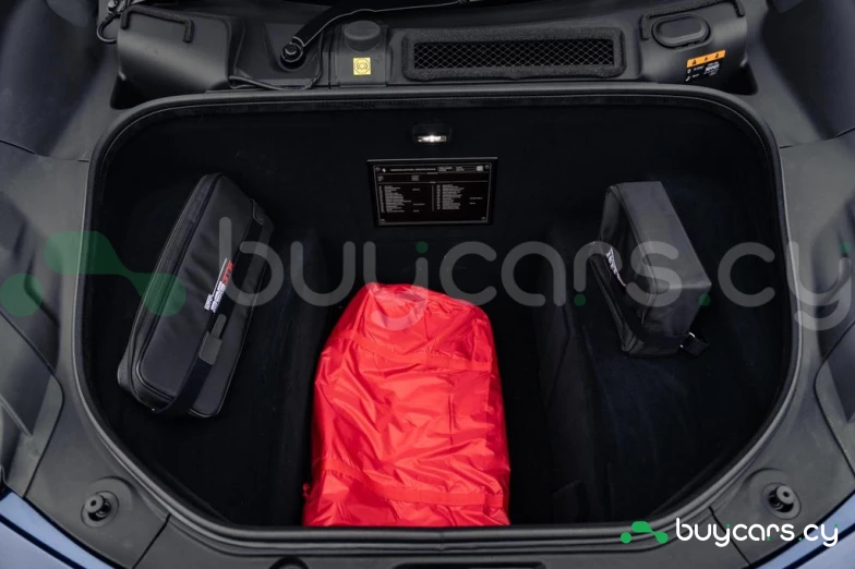 Ferrari 296 GTS Синий