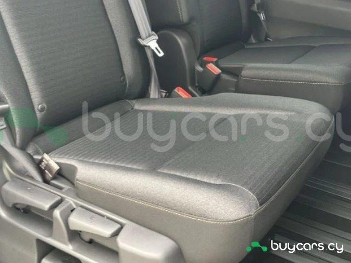 Nissan Serena Белый