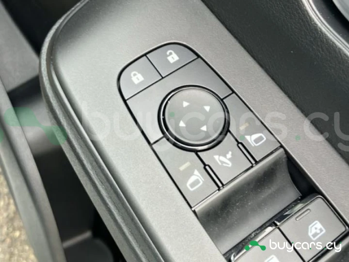 Nissan Serena Белый