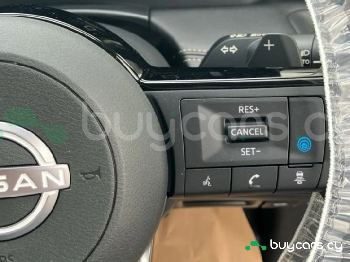 Nissan Serena Белый