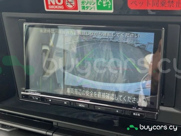 Nissan Serena Белый