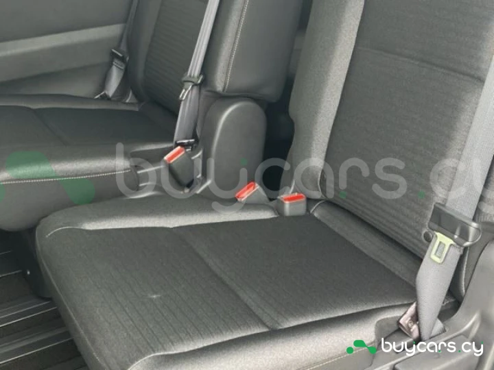 Nissan Serena Белый