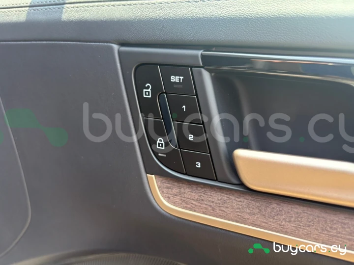 Porsche Cayenne Черный