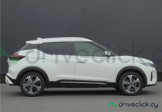 Nissan Kicks White