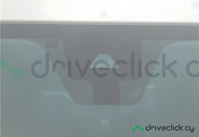 Nissan Kicks White