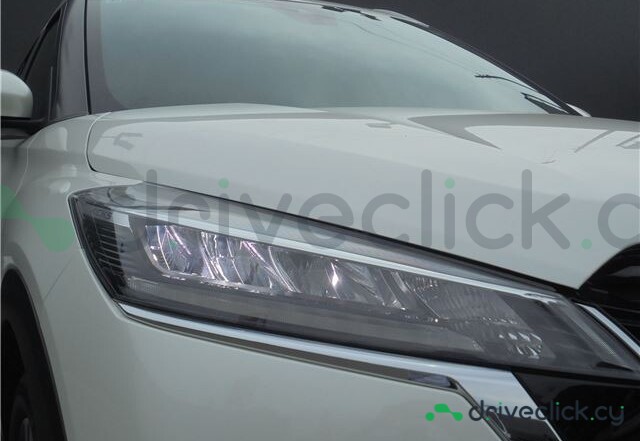 Nissan Kicks White