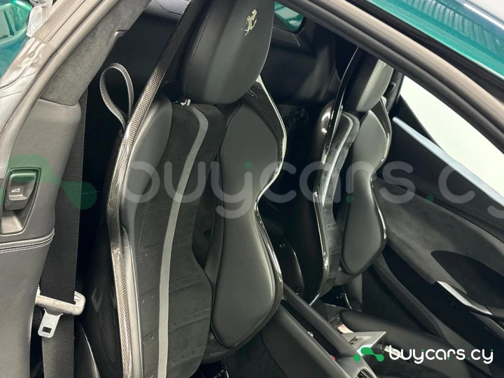 Ferrari 296 GTB Зеленый