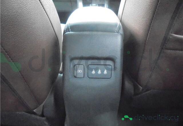 Nissan Kicks White