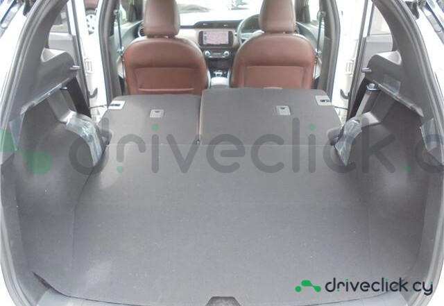 Nissan Kicks White