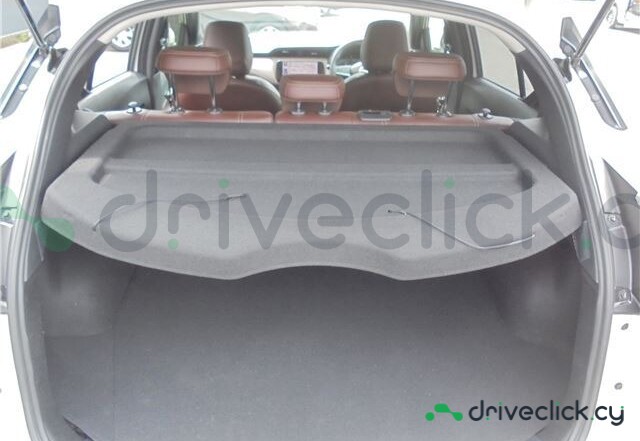 Nissan Kicks White
