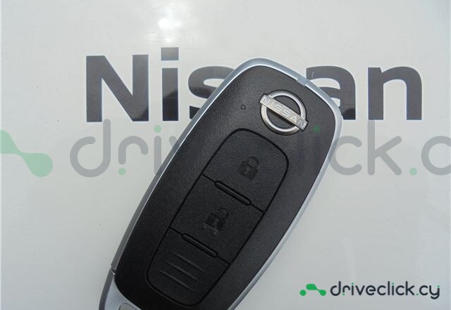 Nissan Kicks White