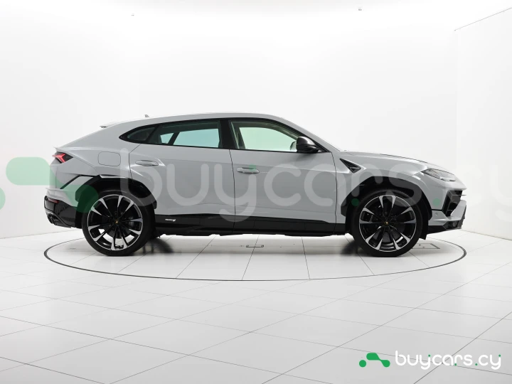 Lamborghini Urus Серый