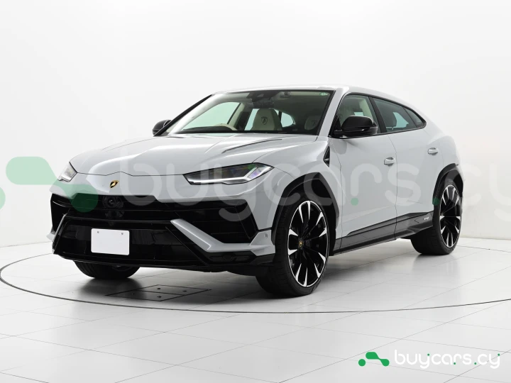 Lamborghini Urus Серый