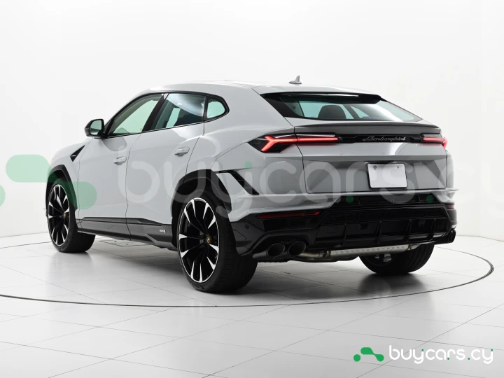 Lamborghini Urus Серый