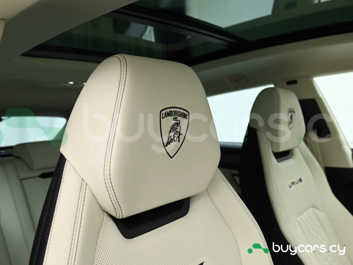 Lamborghini Urus Серый