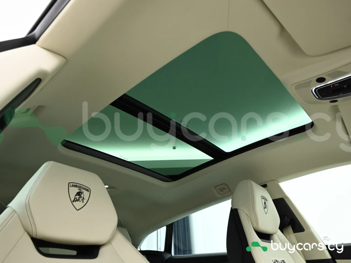 Lamborghini Urus Серый