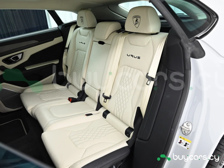 Lamborghini Urus Серый