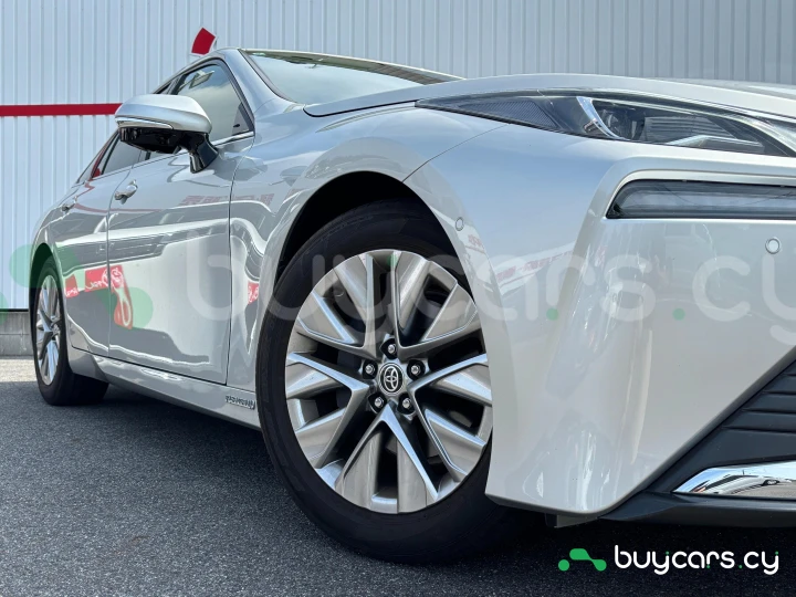 Toyota Mirai Серый
