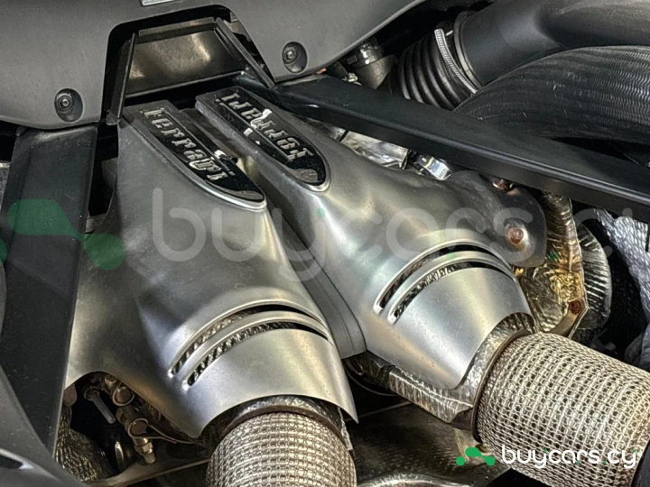 Ferrari 296 GTB Зеленый