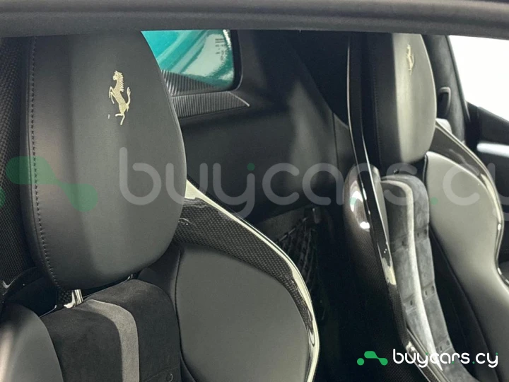 Ferrari 296 GTB Зеленый