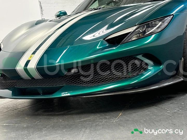 Ferrari 296 GTB Зеленый