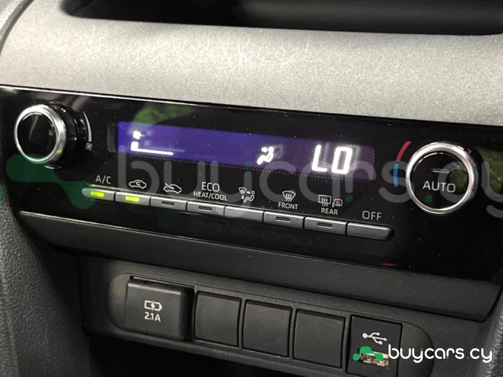 Toyota Yaris Cross Белый