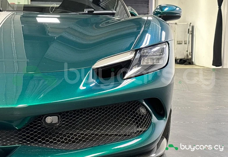 Ferrari 296 GTB Зеленый