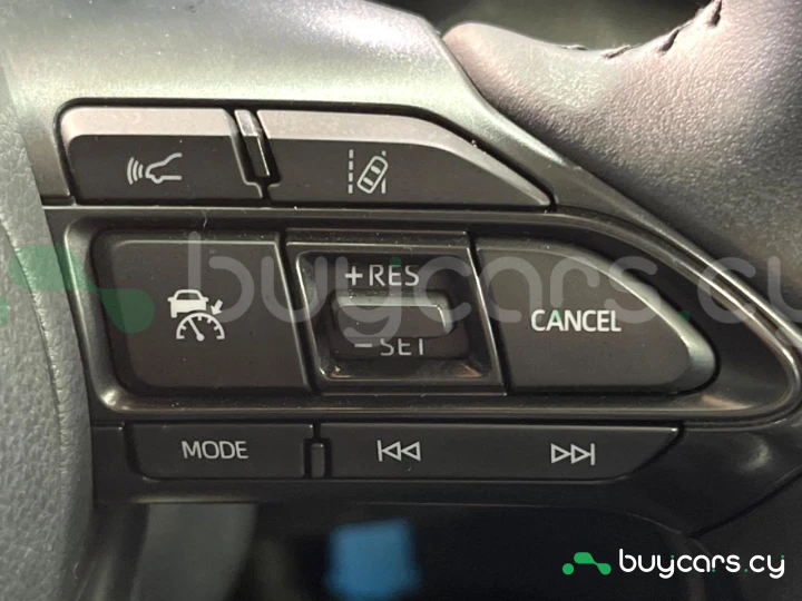 Toyota Yaris Cross Белый