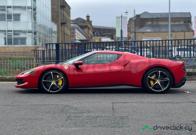 Ferrari 296 GTB Красный