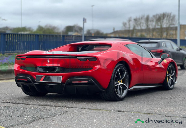 Ferrari 296 GTB Красный