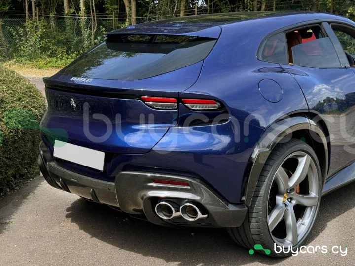 Ferrari Purosangue Синий