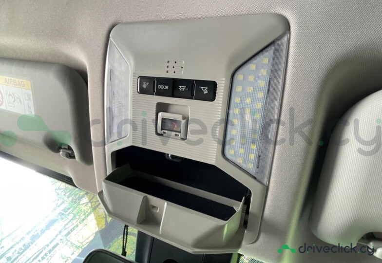 Toyota RAV4 Белый
