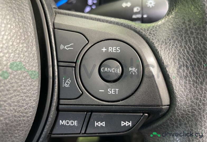 Toyota RAV4 Белый